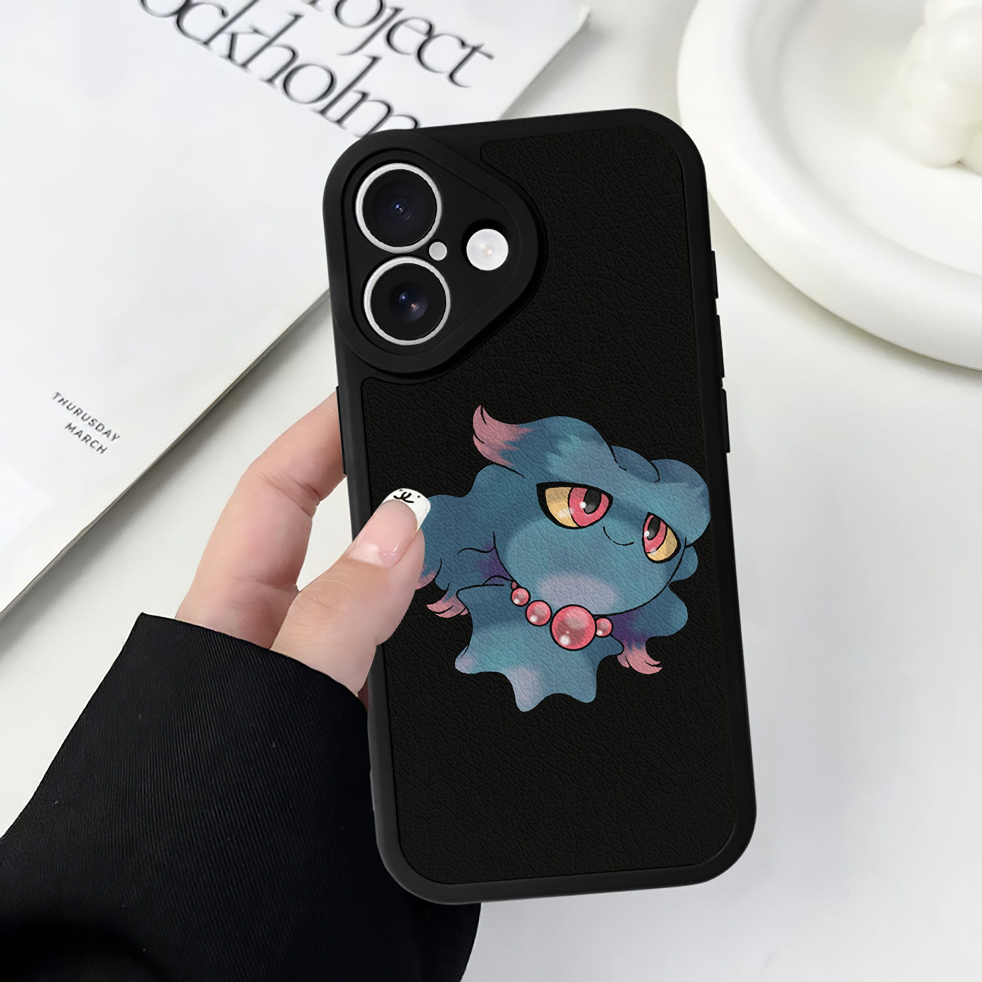 （画像用） ポケットモンスター Pokémon 【iPhone 16シリーズ対応】シリコンスマホケース（レザー調） 材質：シリコン